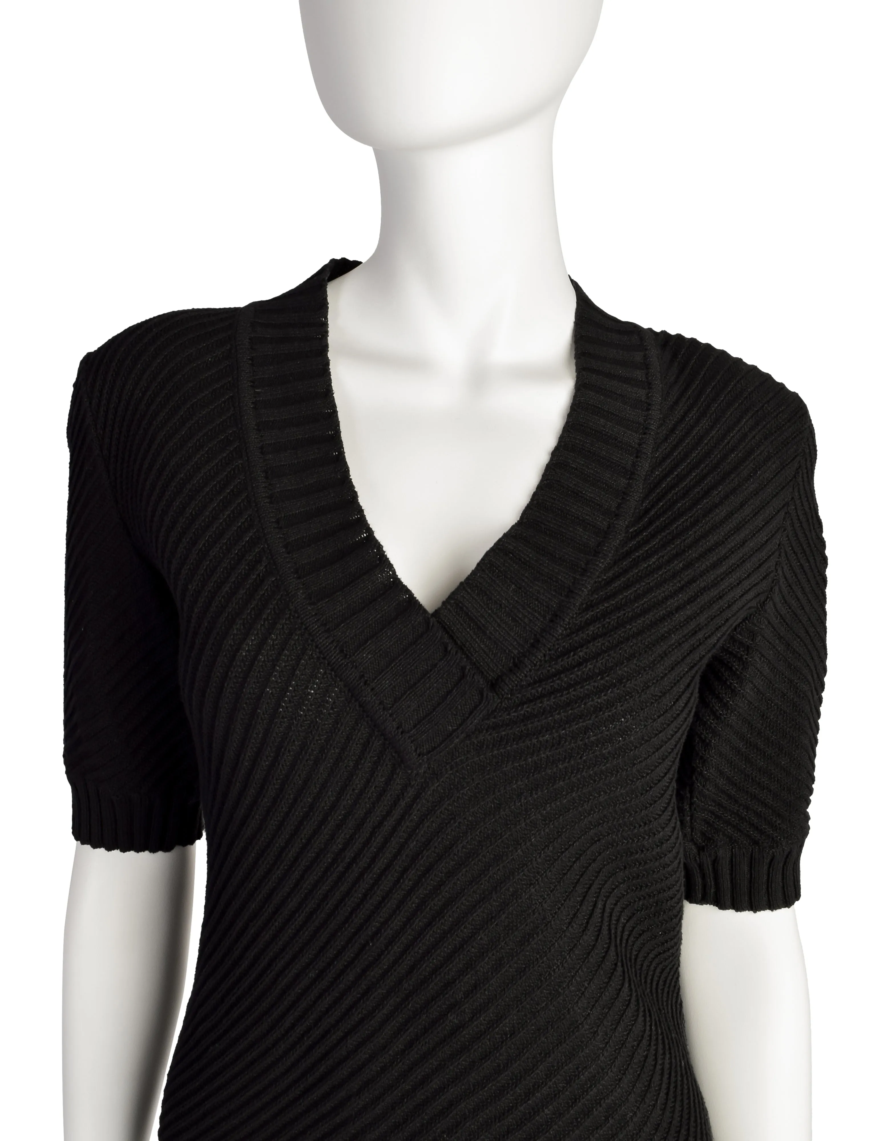 Chloe Vintage 1980s Black Ribbed Knit Cotton Short Sleeve V Neck Sweater