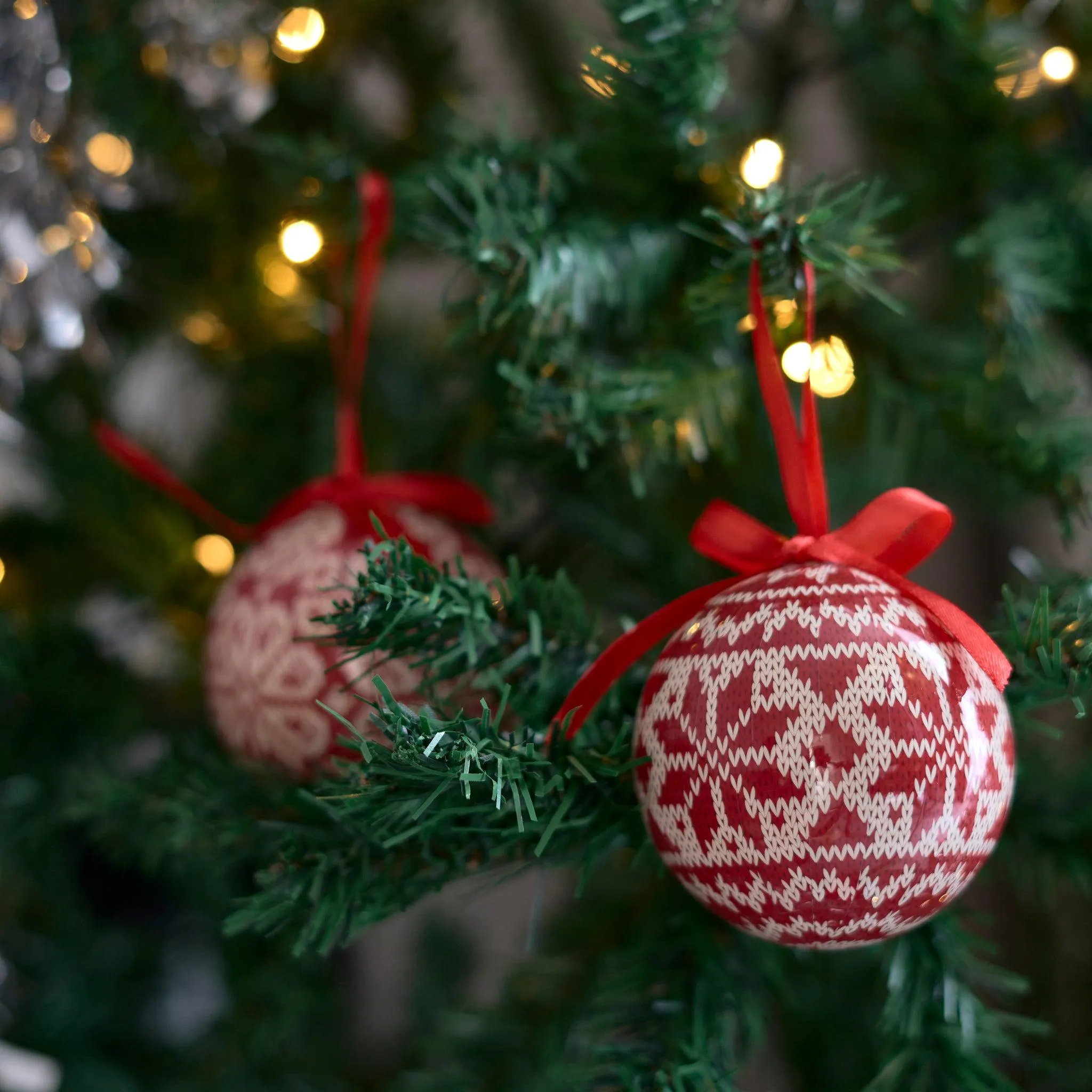 Christmas Baubles Red Knit Look Set of 6 7.5cm