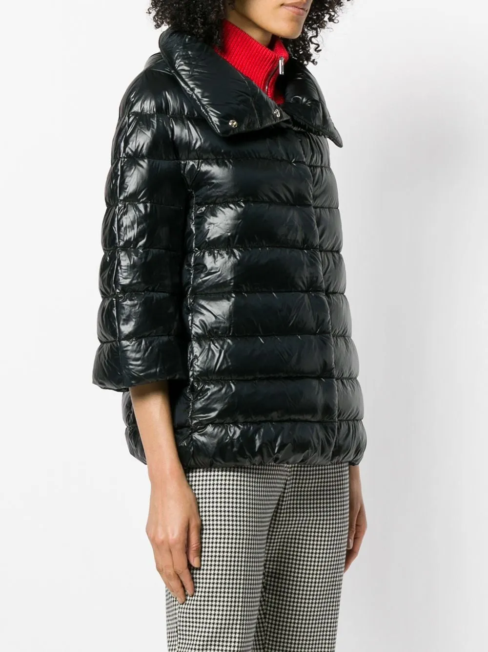 HERNO Elegant Short Down Jacket with Quilted Design