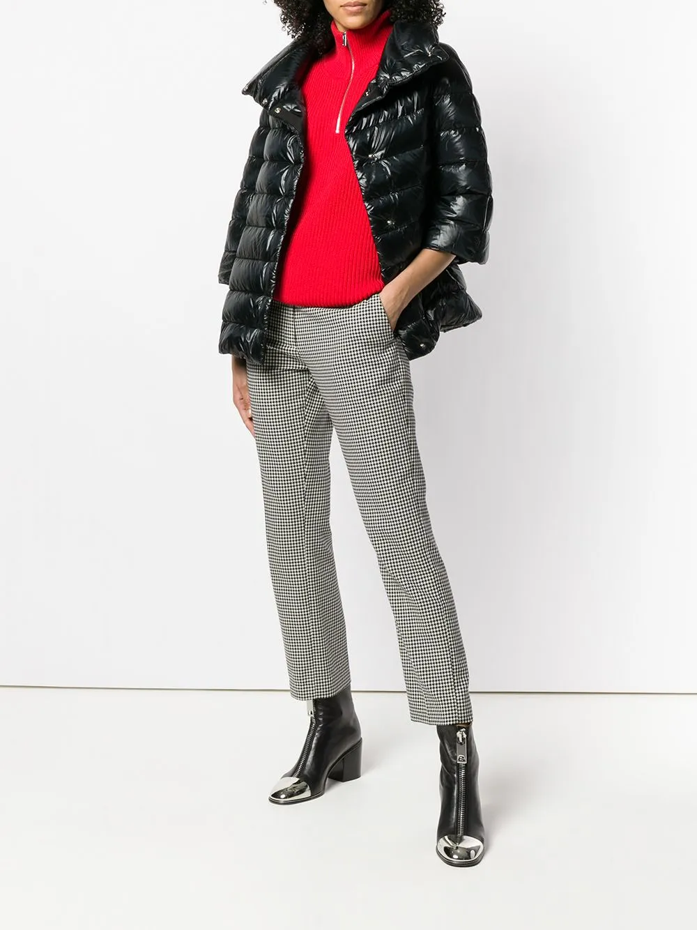 HERNO Elegant Short Down Jacket with Quilted Design