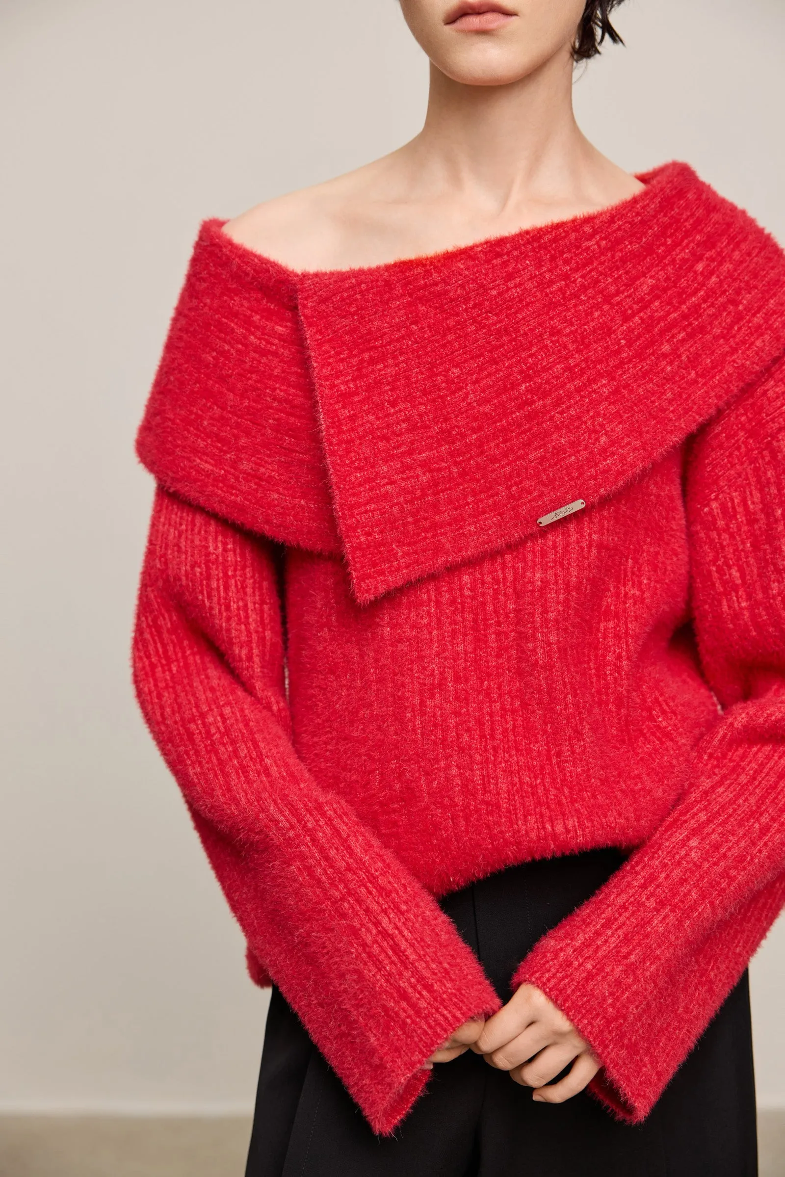 LILY Chic Off-Shoulder Cowl Neck Crop Sweater