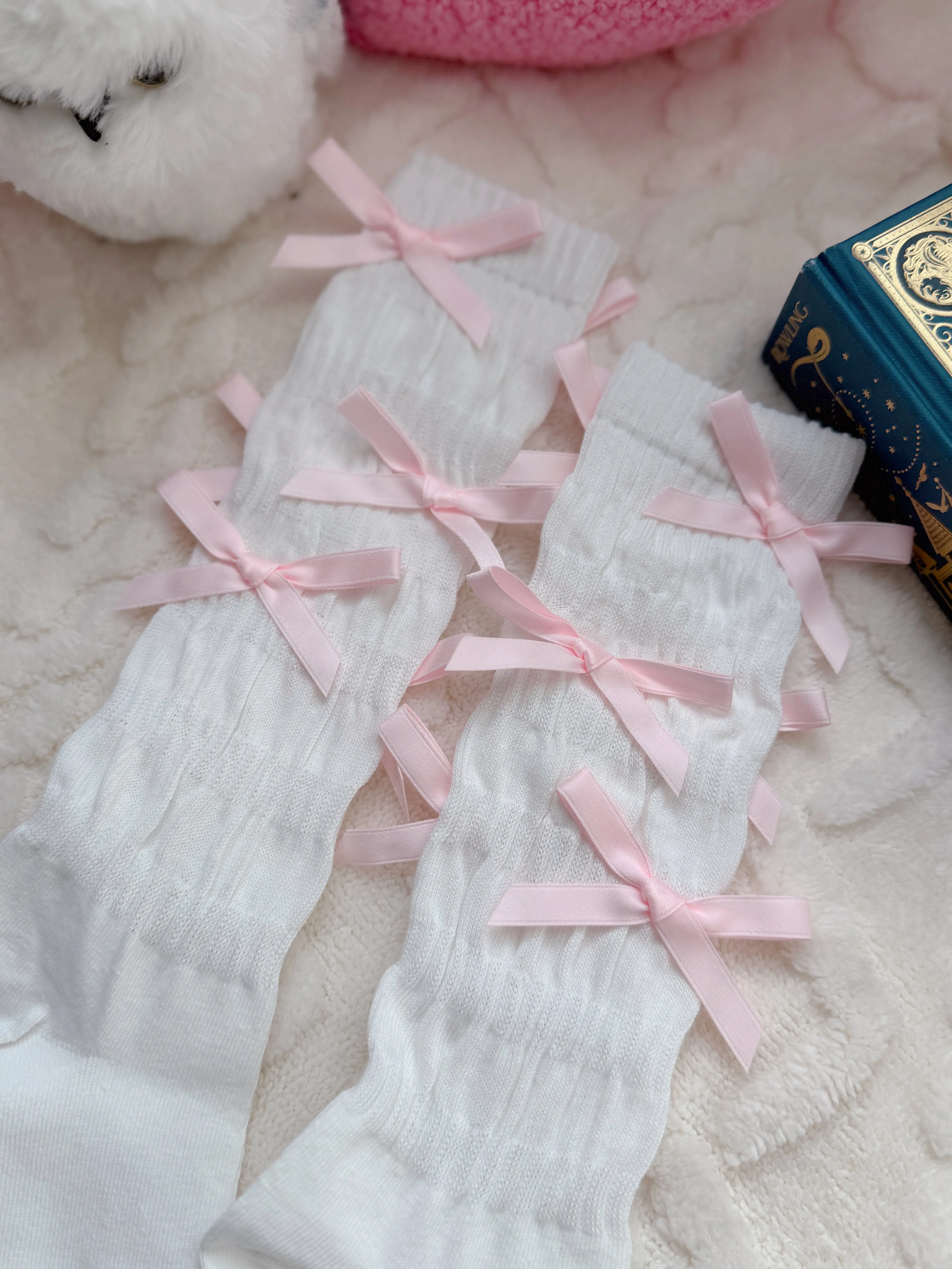 Romantic Reader Ribbon Socks