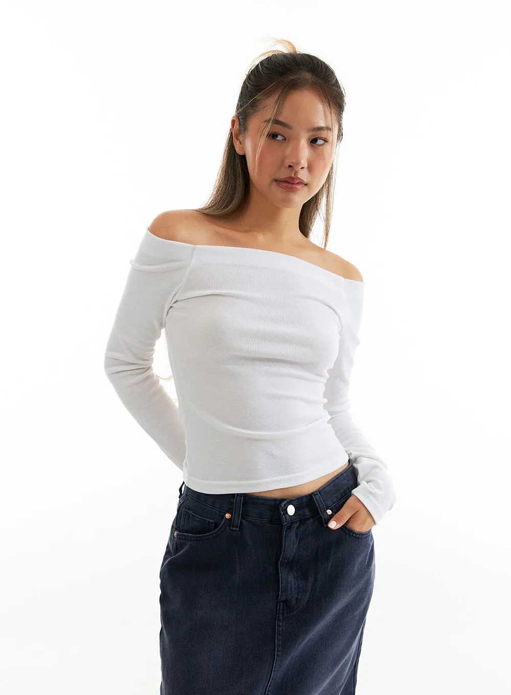 Slim-Fit Off-Shoulder T-Shirt CO313