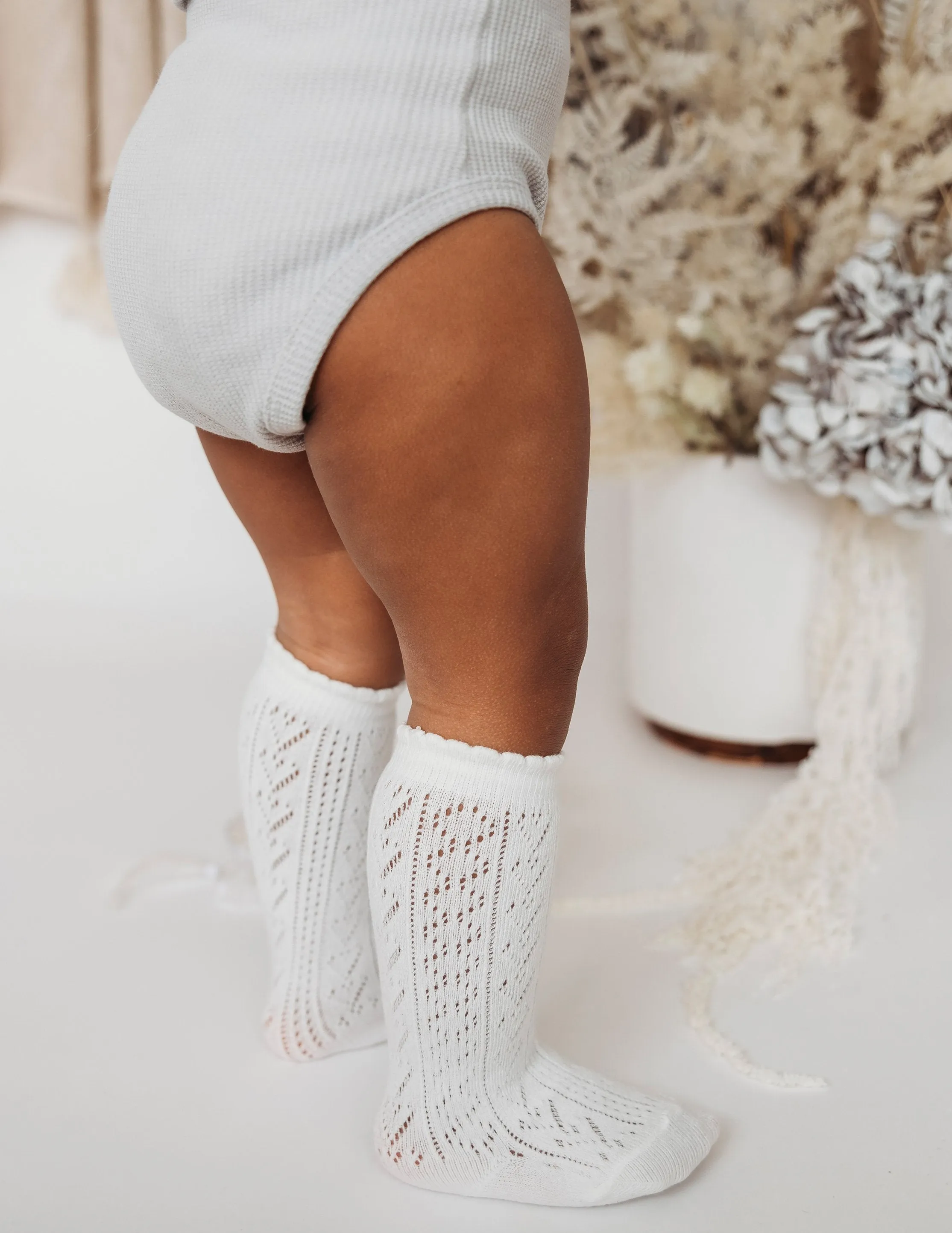 Sweet Love Pattern Mesh Knee-High Socks - White