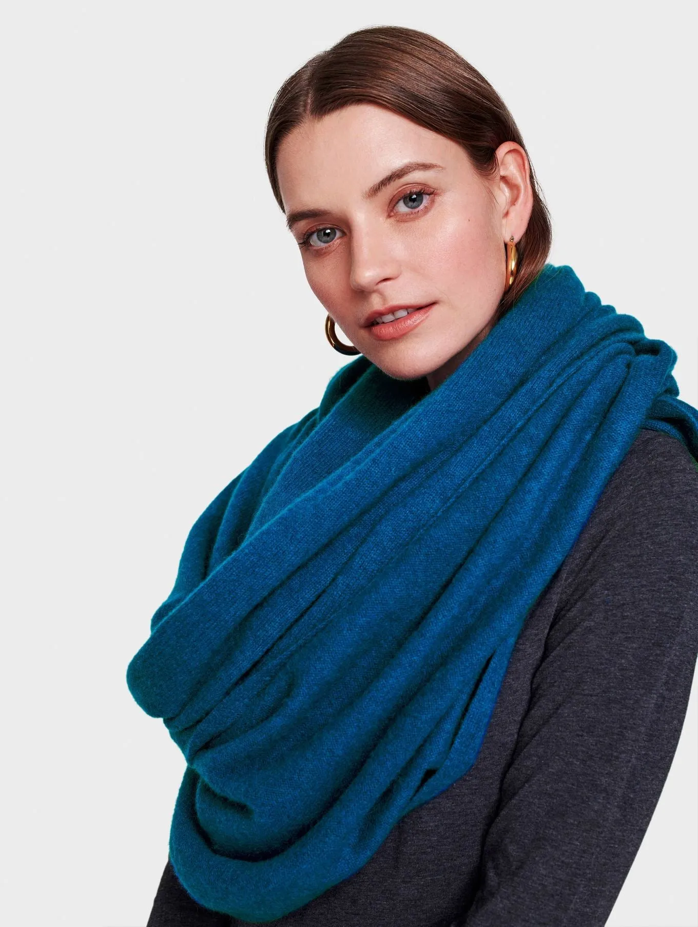 White   Warren - Travel Wrap in Cosmic Teal Heather